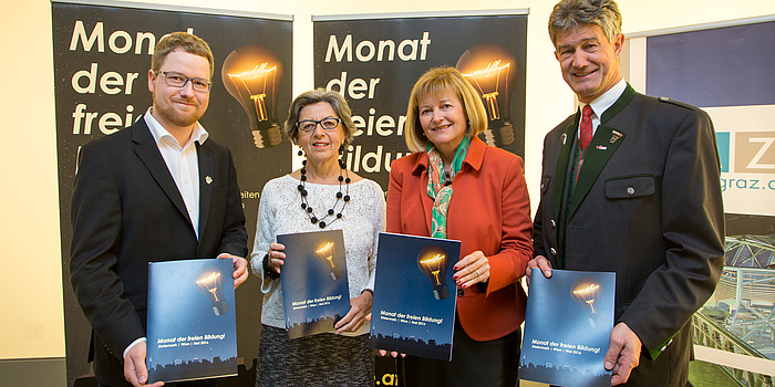 Sascha Rossmann, Rektorin Elisabeth Freismuth, Rektorin Christa Neuper und Rektor Harald Kainz.