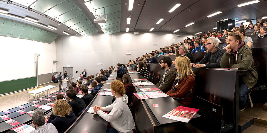 Studierende in einem Hörsaal