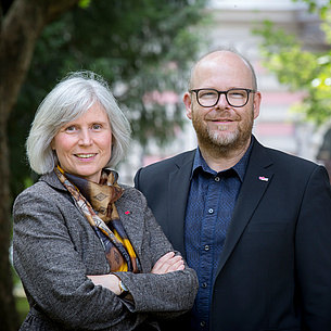 Priv.-Doz. Dr. Diefenbach Ursula, Leiterin des Forschungs- und Technologiehauses der TU Graz, und Dipl.-Ing. Adametz Christoph, stellvertretender Leiter. Bildquelle: Lunghammer – TU Graz