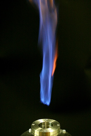 First ignition of the reference burner with a methane-jet-flame in co-flow (burner-design: Dep. of Energy Conversion Sience, Kyoto University, Japan).