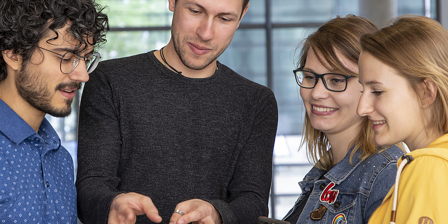 Schüler*innen Mentoring, Bildquelle: Lunghammer - TU Graz