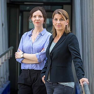 Two women: Photo source: Lunghammer - TU Graz