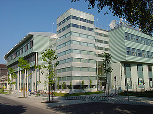 Frontside of the building Inffeldgasse 10.