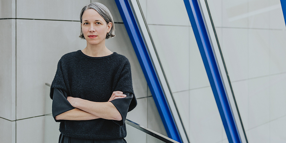 ein Portrait von Eva Mair.