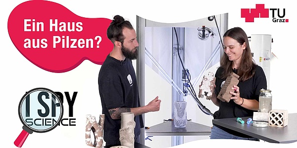 Ein Mann und eine Frau arbeiten.