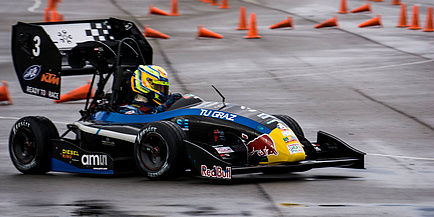 Der Bolide Tankia 2015 auf der Rennstrecke in Michigan.