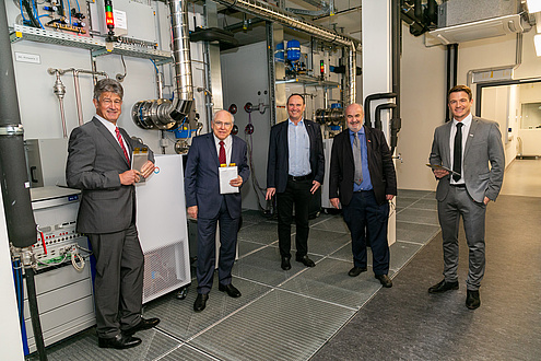 Group of persons in climate chambers