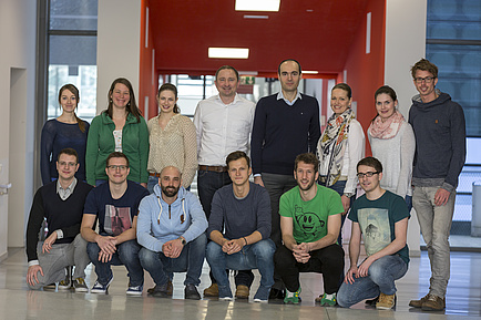 Gruppenfoto von Batterienforscherinnen und -forschern der TU Graz.