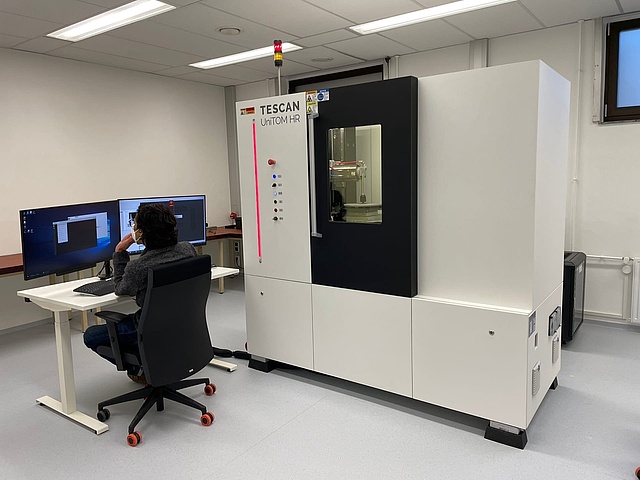 TESCAN UniTOM XL Micro CT