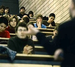 Foto von Studierenden im Hörsaal