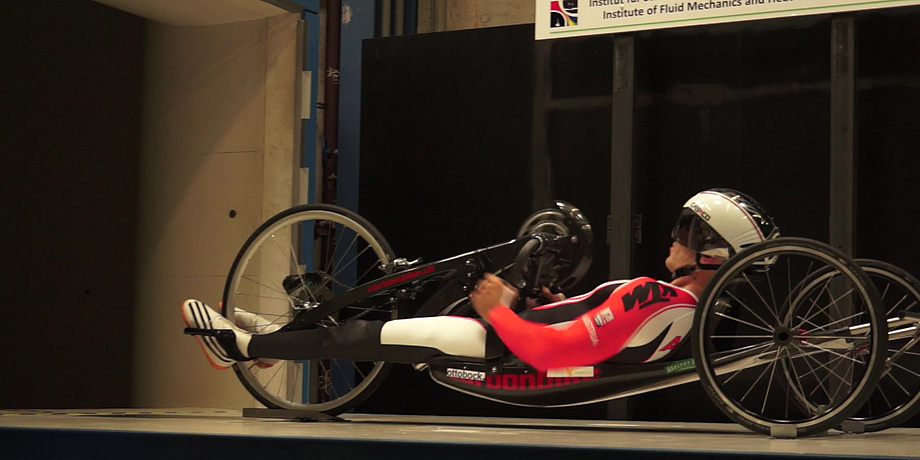 The Austrian handcyclist Thomas Frühwirth in the wind tunnel of TU Graz.