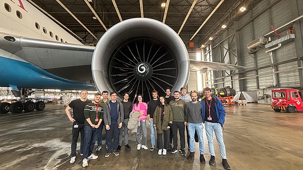 In March many members of the institute visited the maintenance facility of the Austrian Airlines at the Vienna airport.