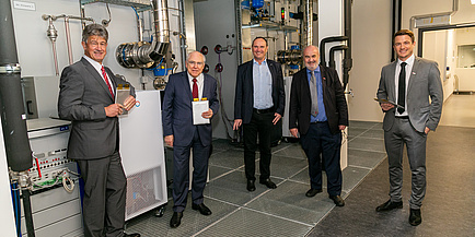 Group of persons in climate chambers