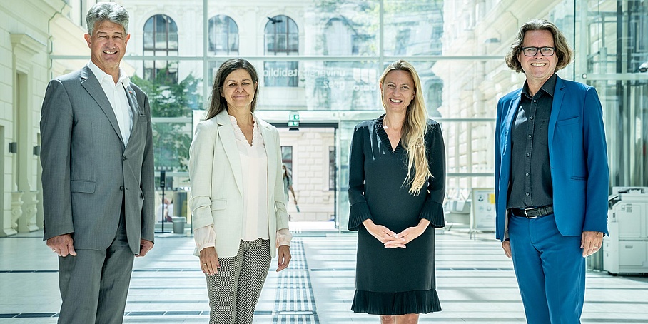 TU Graz-Rector Harald Kainz, the Styrian State Councillors Doris Kampus and Juliane Bogner-Strauß and Uni Graz-Rector Martin Polaschek