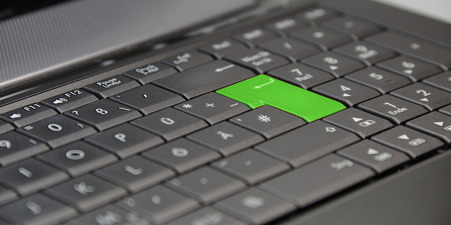 Laptoptastatur mit grüner Enter-Taste 