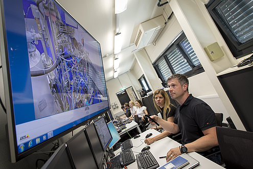 Hannes Hick, head of the Institute of Machine Components and Methods of Development at TU Graz and person responsible for the Transmission Center at a test stand