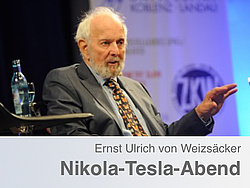 Ernst Ulrich von Weizsäcker bei einer Rede.