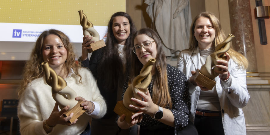 4 Gewinnerinnen des Preis für exzellente Lehre der TU Graz 2024/25.