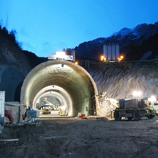 Tunnelröhre im Bau.