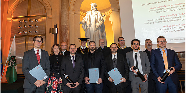 Graduates in the Aula of TU Graz. Source: Lunghammer – TU Graz