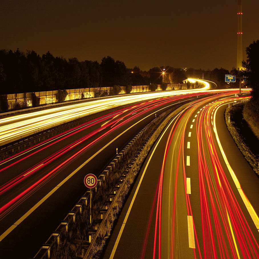 Eine Autobahn. Bildquelle: H-J Paulsen – Fotolia.com