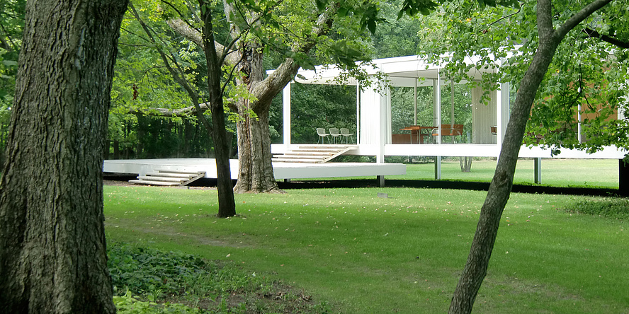 Ludwig Mies van der Rohes Farnsworth House in Plano/Illinois.