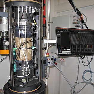 Hard Soil Soft Rock Triaxial Testing Equipment