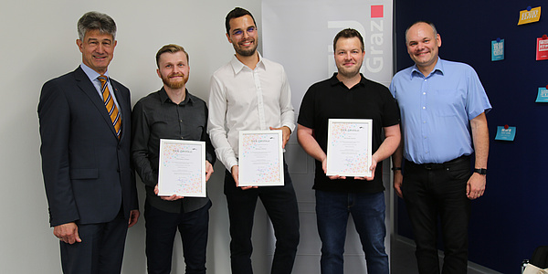 TU Graz teachers with their OER certificates.
