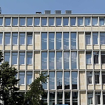 Outside view of Stremayrgasse 16, subject library NAWI.