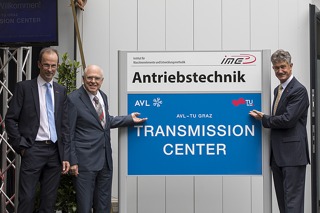 Schild des neuen Transmission Centers