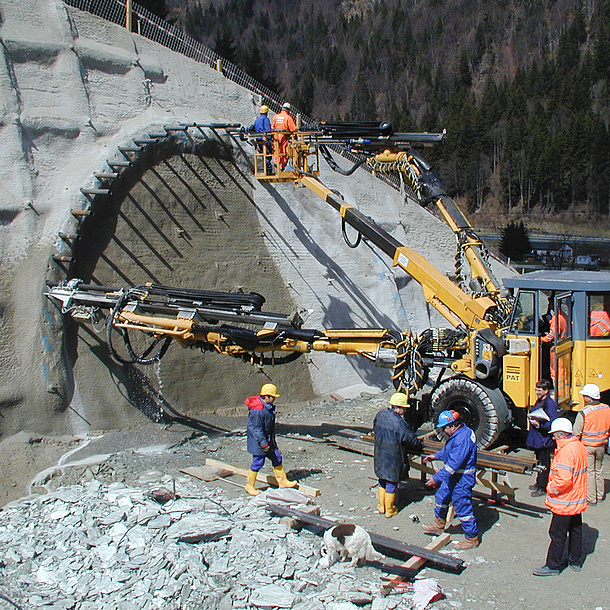 Tunnel-Bauarbeiten als Symbol für die Lernschwerpunkte des Masterstudiums Geotechnical and Hydraulic Engineering an der TU Graz 