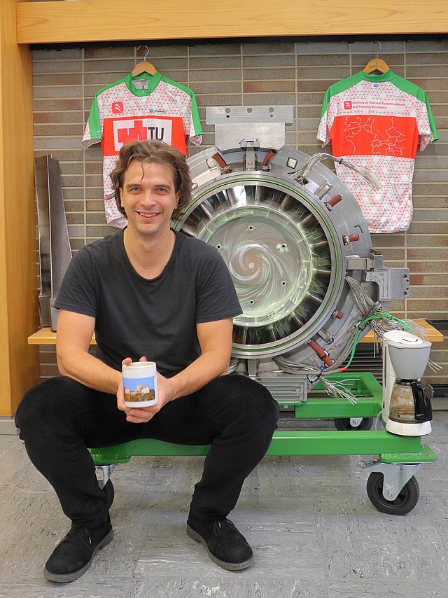 Congratulations to Dr. Nicolas Krajnc who received his PhD on 28 November 2026. He worked on the investigation of advanced aeroengine systems consisting of high-pressure turbine, turbine vane frame and low-pressure turbine