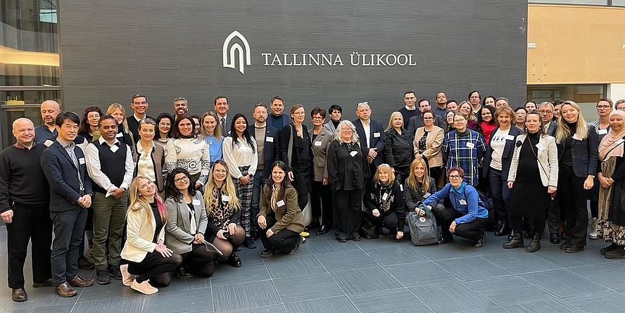 Gruppenbild der Teilnehmenden am Symposium 