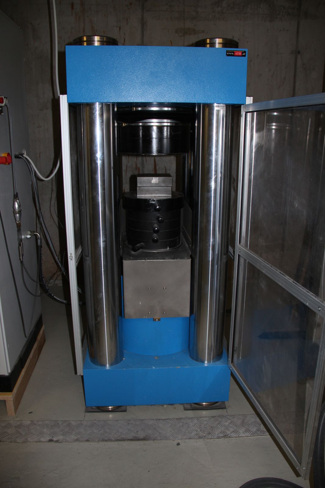 Würfelpresse 5000kN