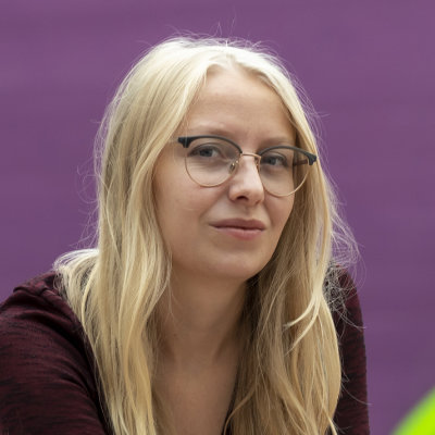 Portraitfoto von Lia Gruber